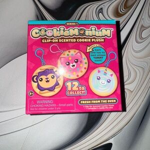Clip-On Scented Cookie Plush -cookiemonium